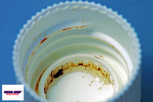 Attenzione alle impurità del tappo di chiusura, che possono falsare le misurazioni!  